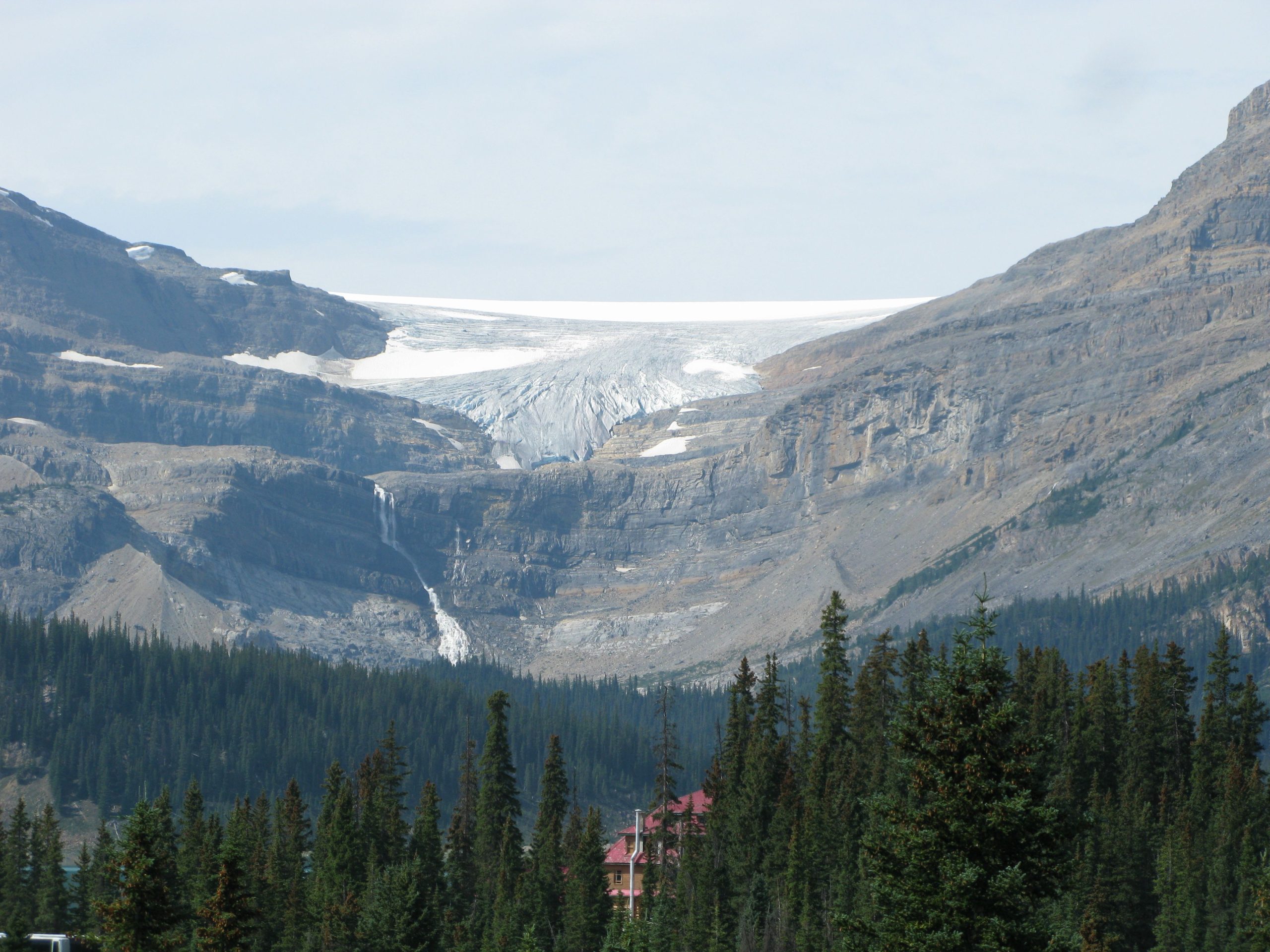 Wapta icefield (Bow glacier), Num-Ti-Jah Lodge
